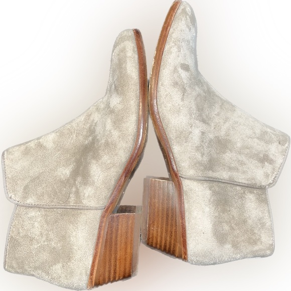 Sam Edelman Petty Chelsea Boot in Putty Suede 6 - Picture 6 of 10